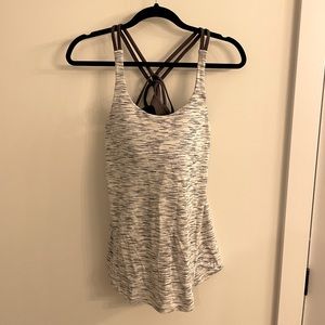 Lululemon crisscross tank - with cups - size 6